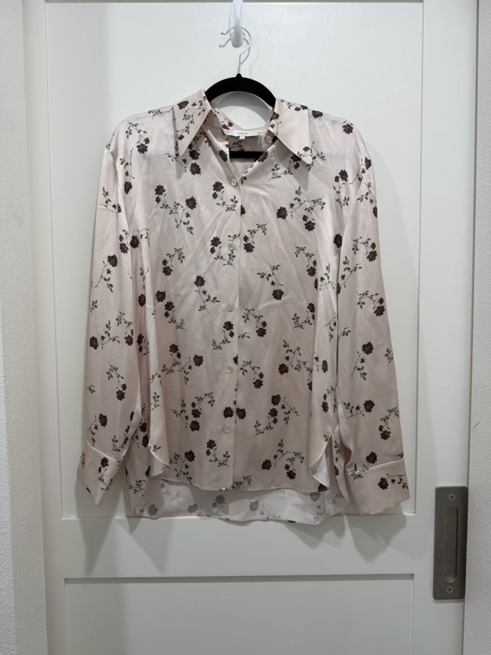 Vince Autumnal Rose Shaped Collar Blouse in Dark Ivory, size L. - Picture 2 of 6